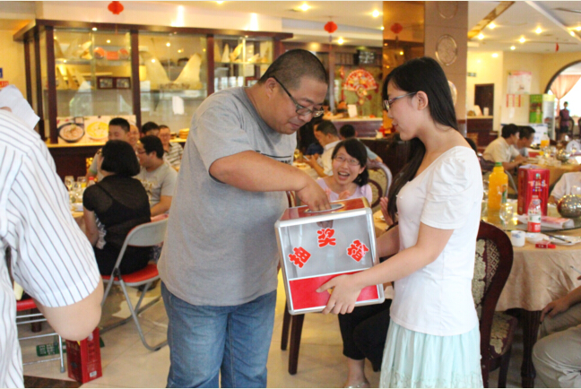 齊魯細胞公司6月份員工生日會聚會慶生 